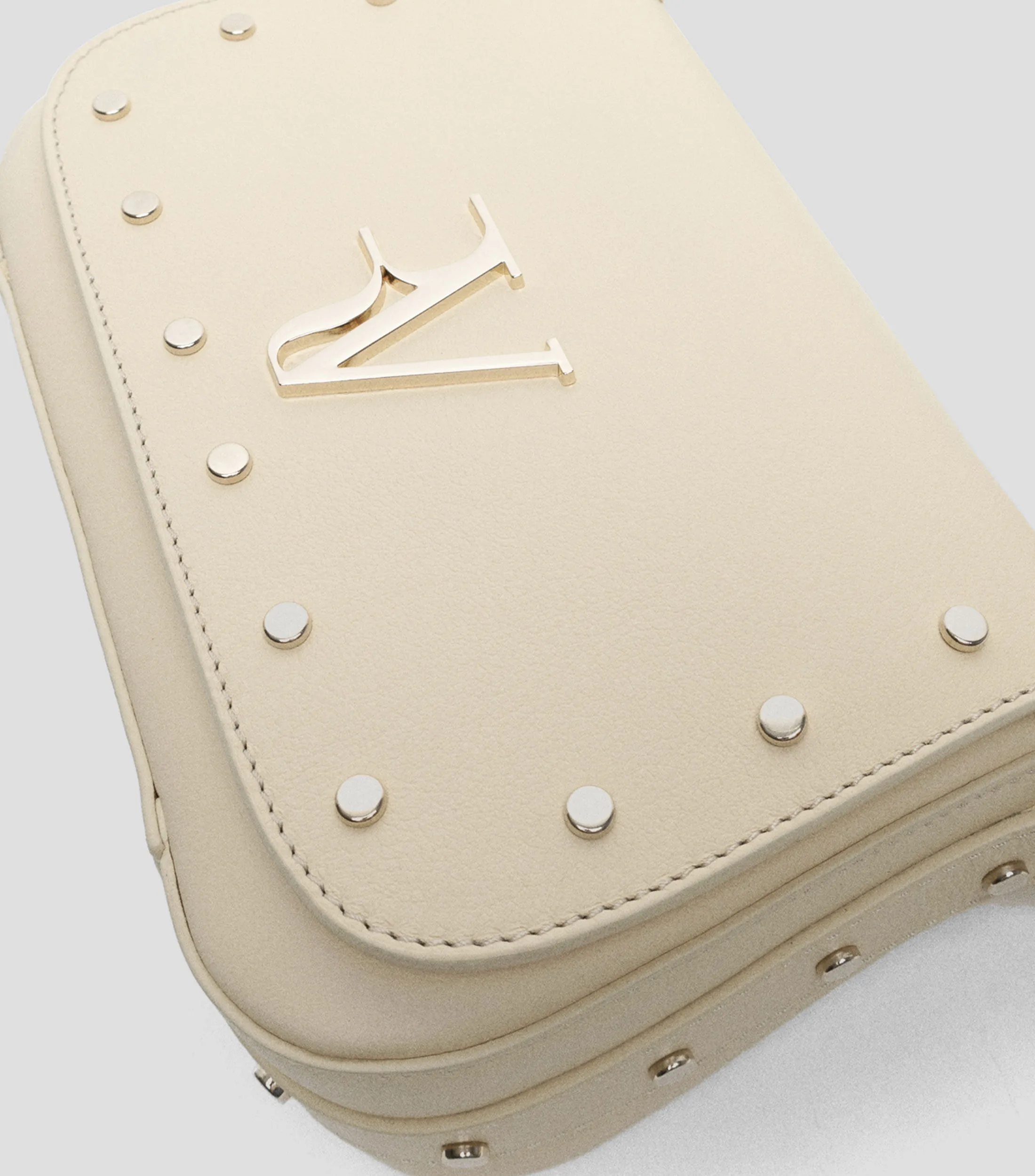 4353_Roberto Verino Bolso Crossbody crema en piel Mafalda con estoperoles Mujer