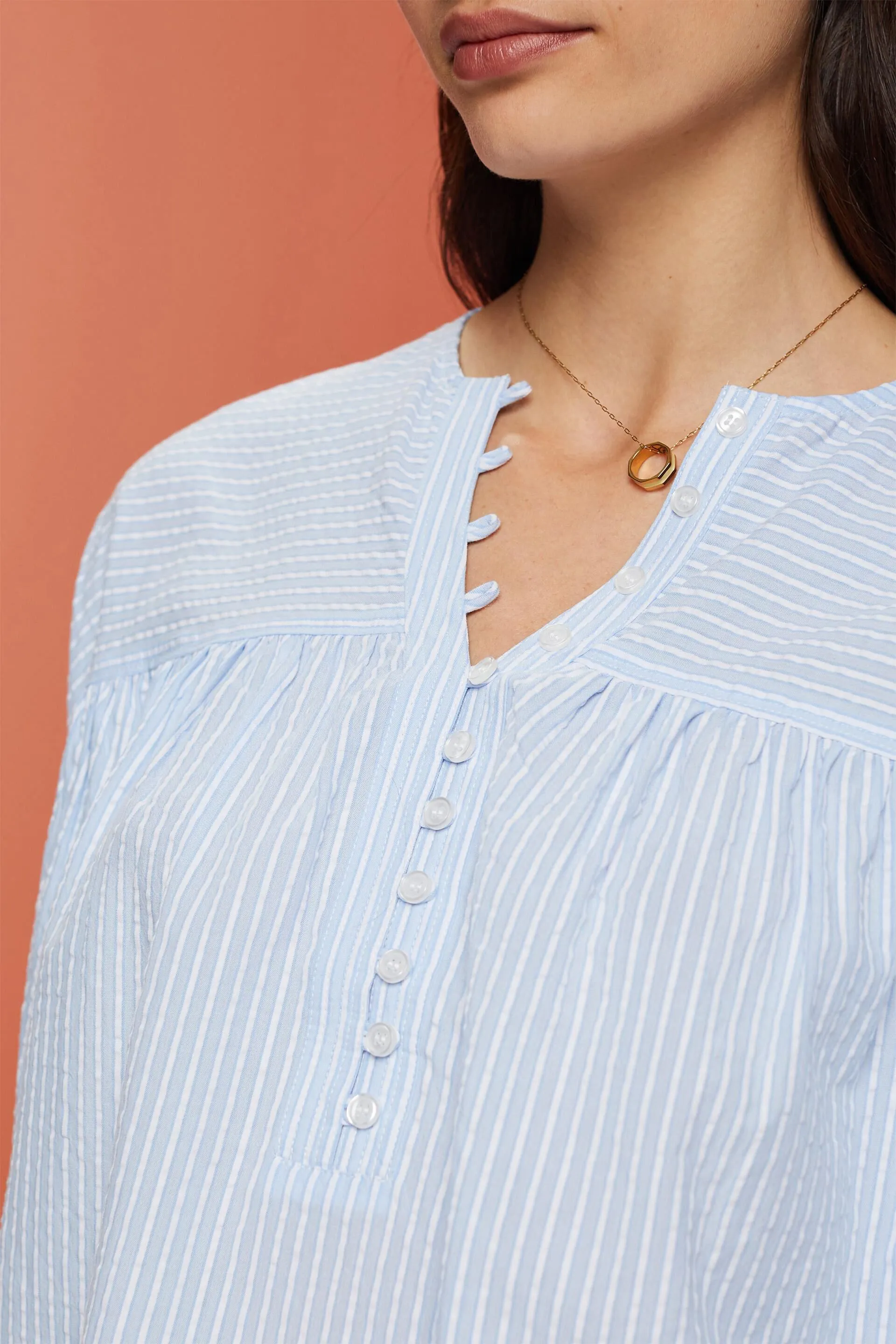 Blusa de manga corta con textura