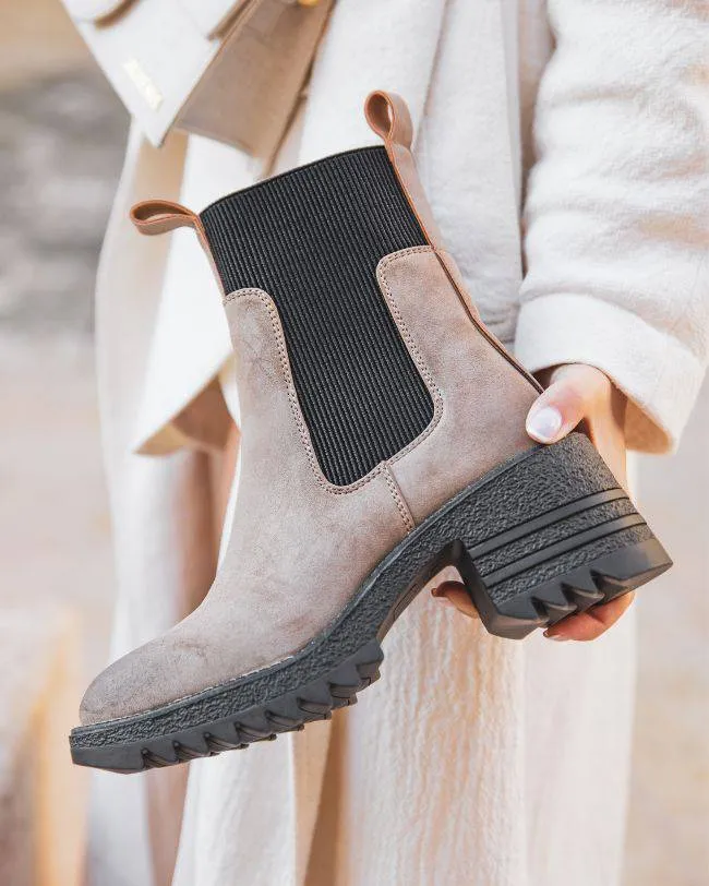 BOTINES DE MUJER EN COLOR TOPO CON SUELA DENTADA  LéANA