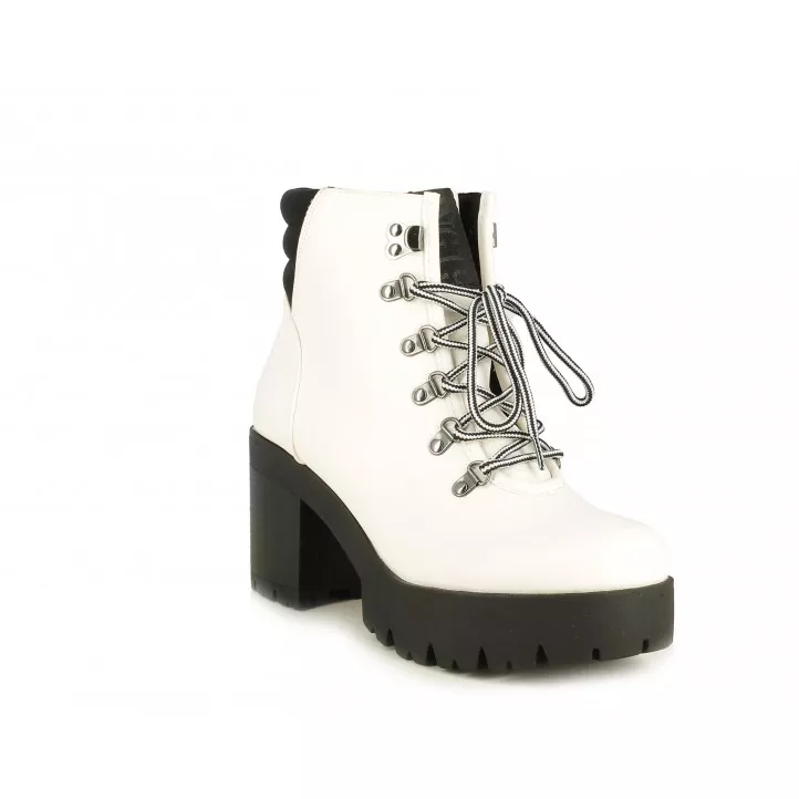 Botines tacón Owel blancas con suela negra y cordones