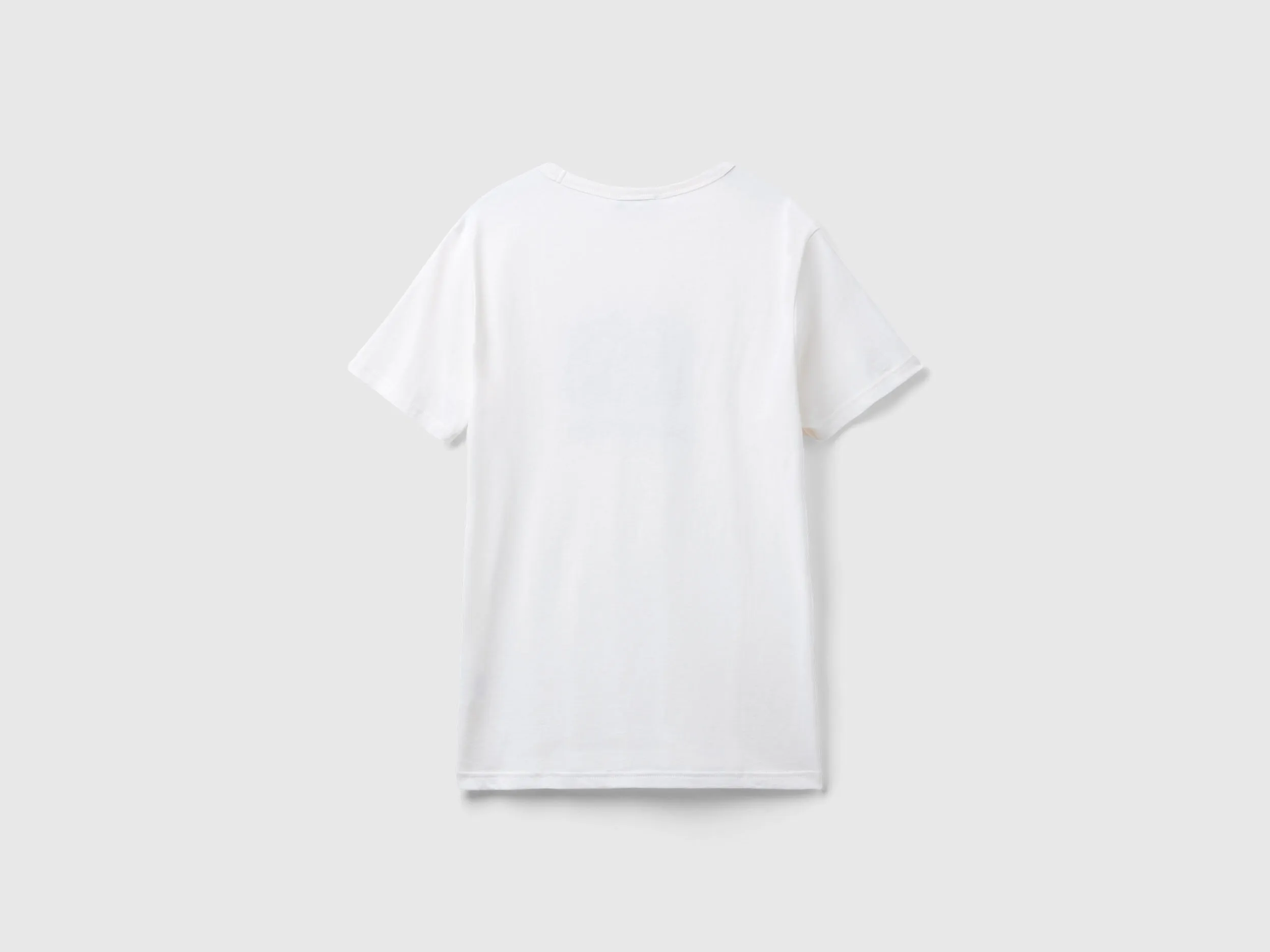 Camiseta blanco crema de algodón orgánico con estampado de logotipo
