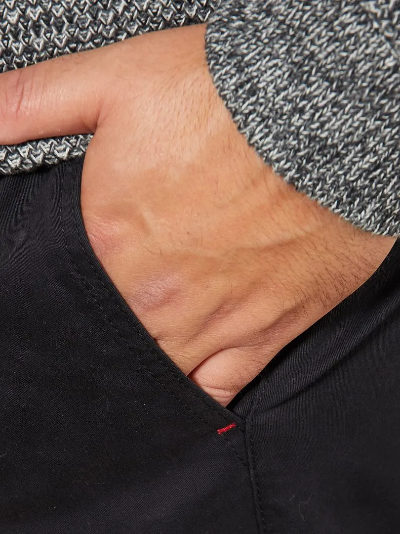 CHINO SLIM  L32  NEGRO