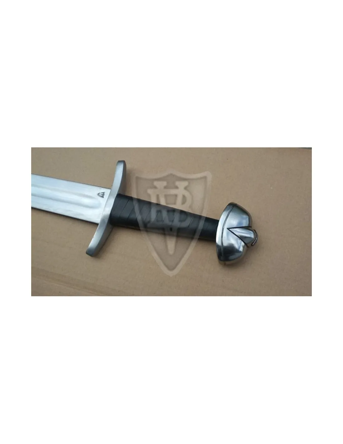 Espada vikinga funcional con pomo decorado