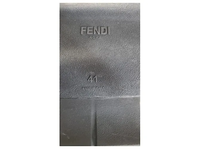 Fendi Par de zapatillas P 41 ESO Negro 