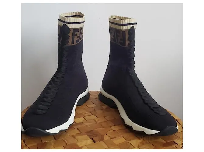 Fendi Par de zapatillas P 41 ESO Negro 