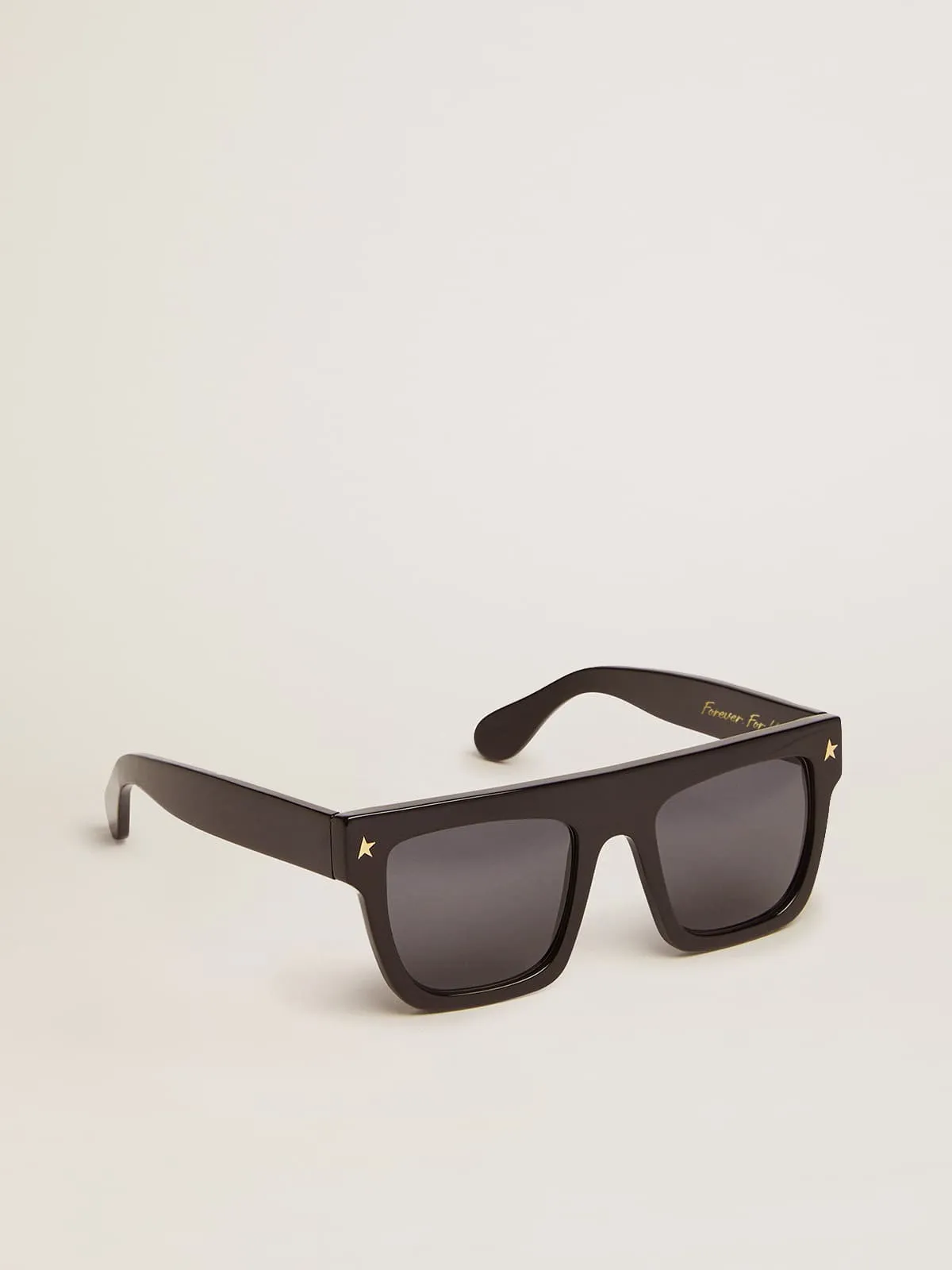 Gafas de sol Square con montura negra y detalles dorados