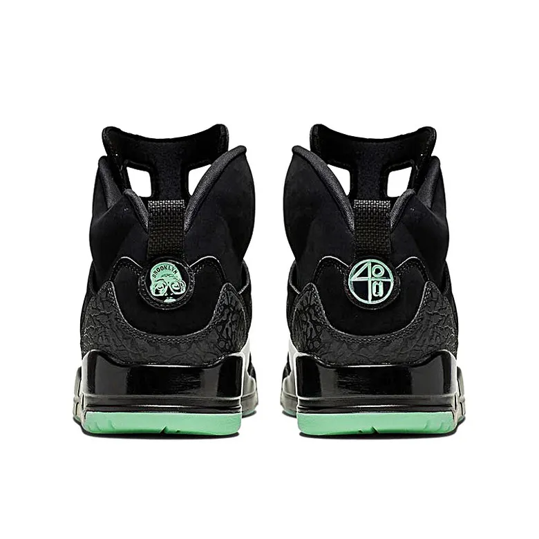 Jordan Spizike "White Green Glow"