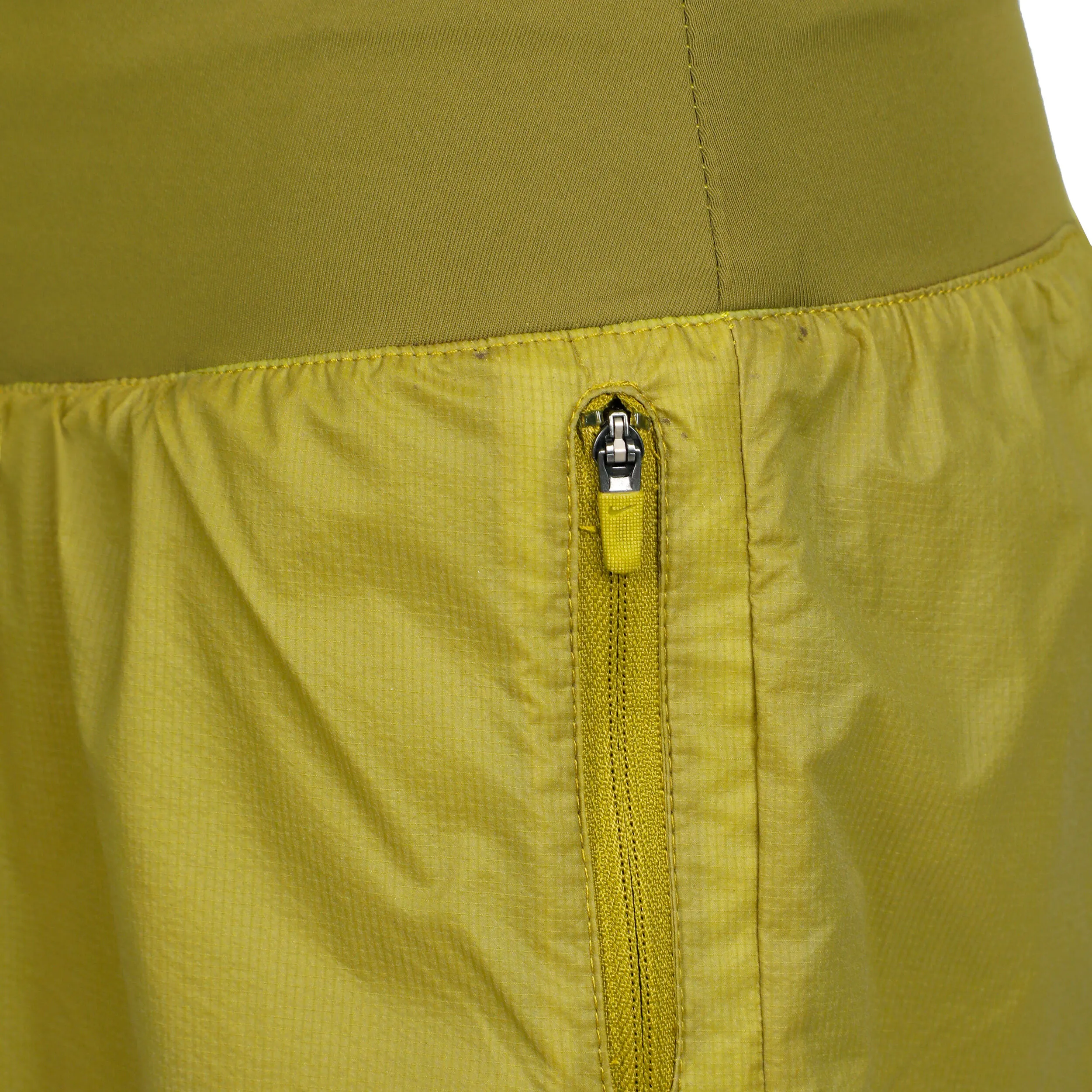 NIKE DRIFIT RUN DIVISION REFLECTIVE MIDRISE 3IN SHORTS MUJERES