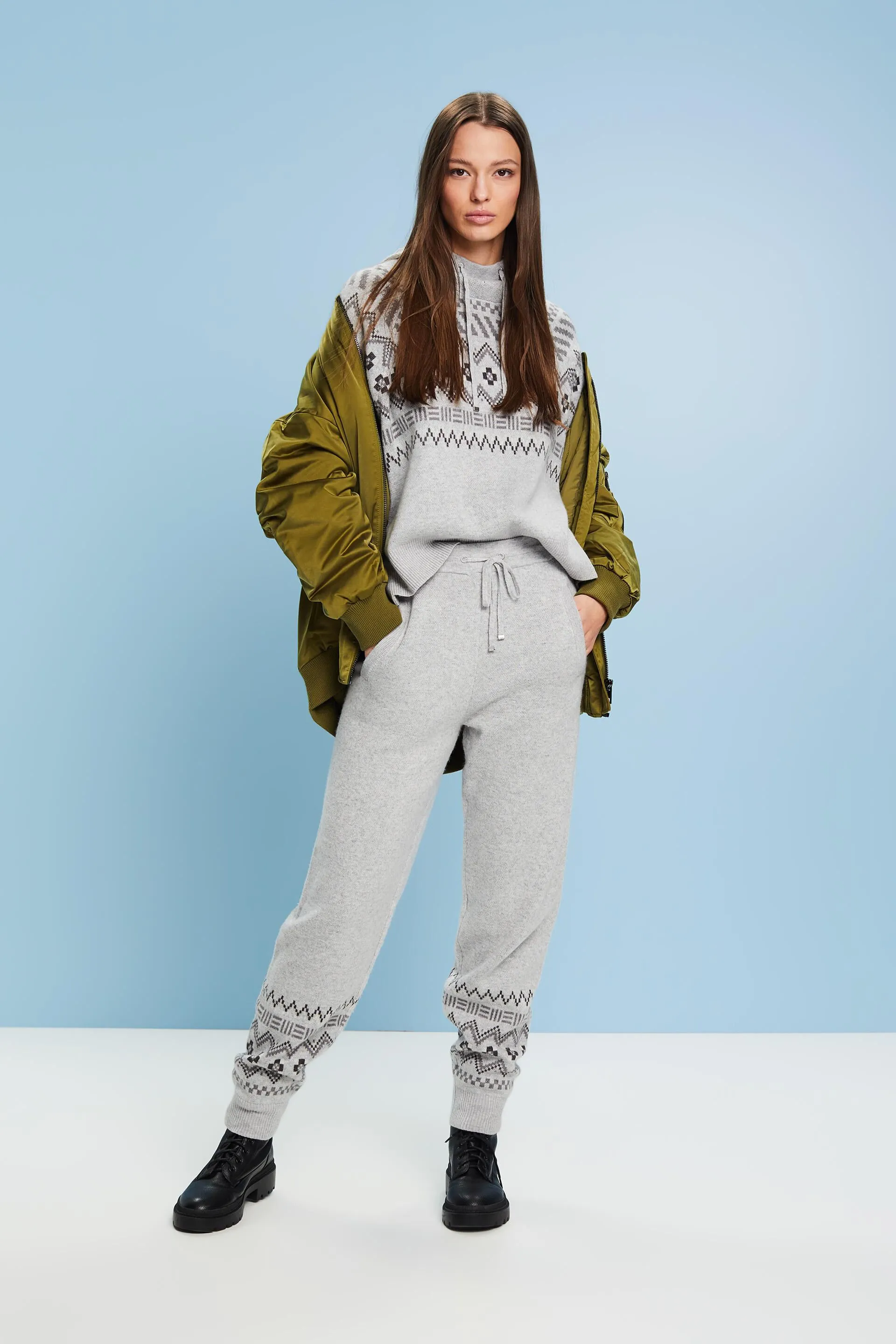 Pantalón de punto de estilo escandinavo confeccionado en una mezcla de lana y cachemir