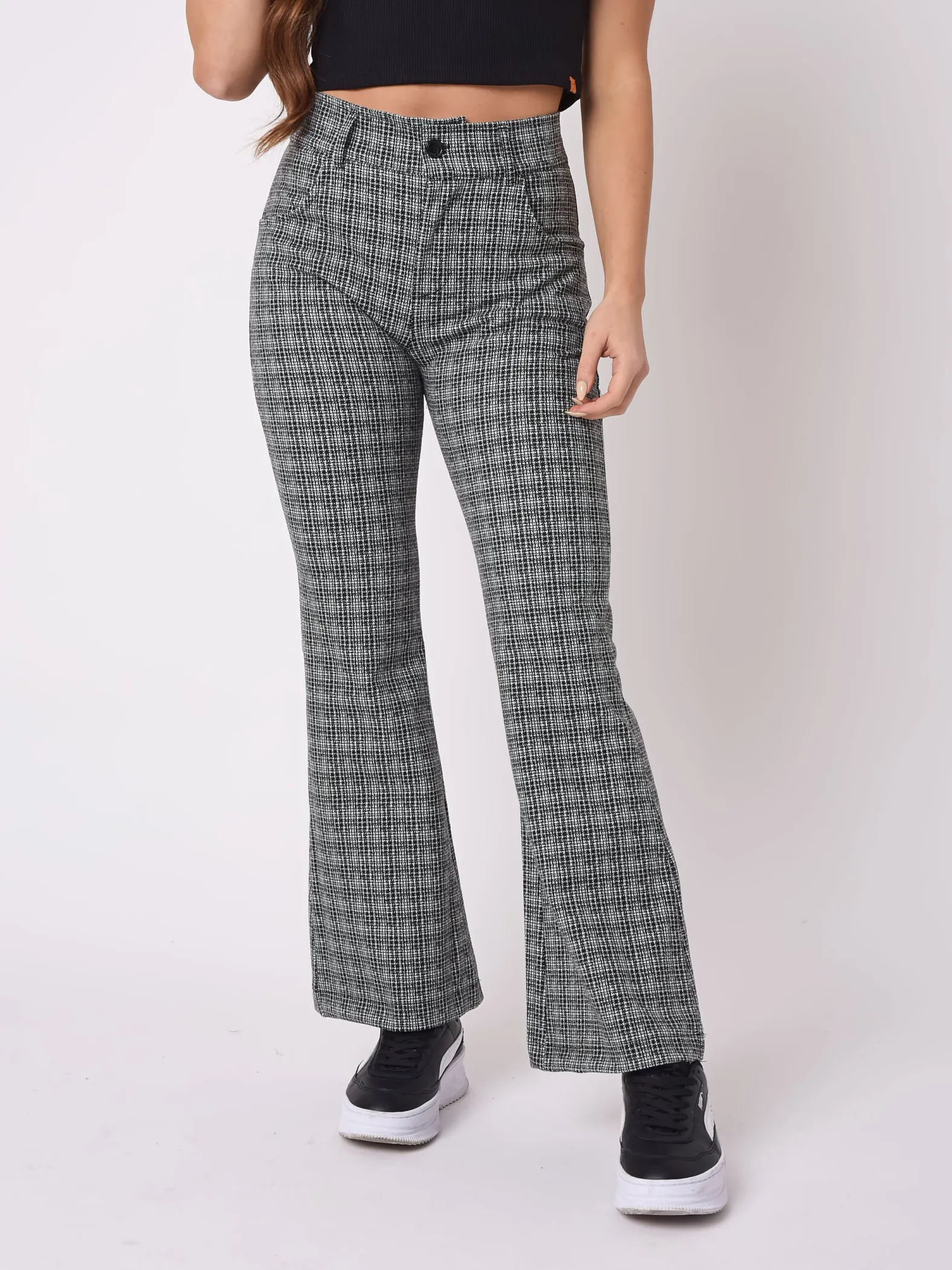 Pantalones acampanados con estampado de cuadros