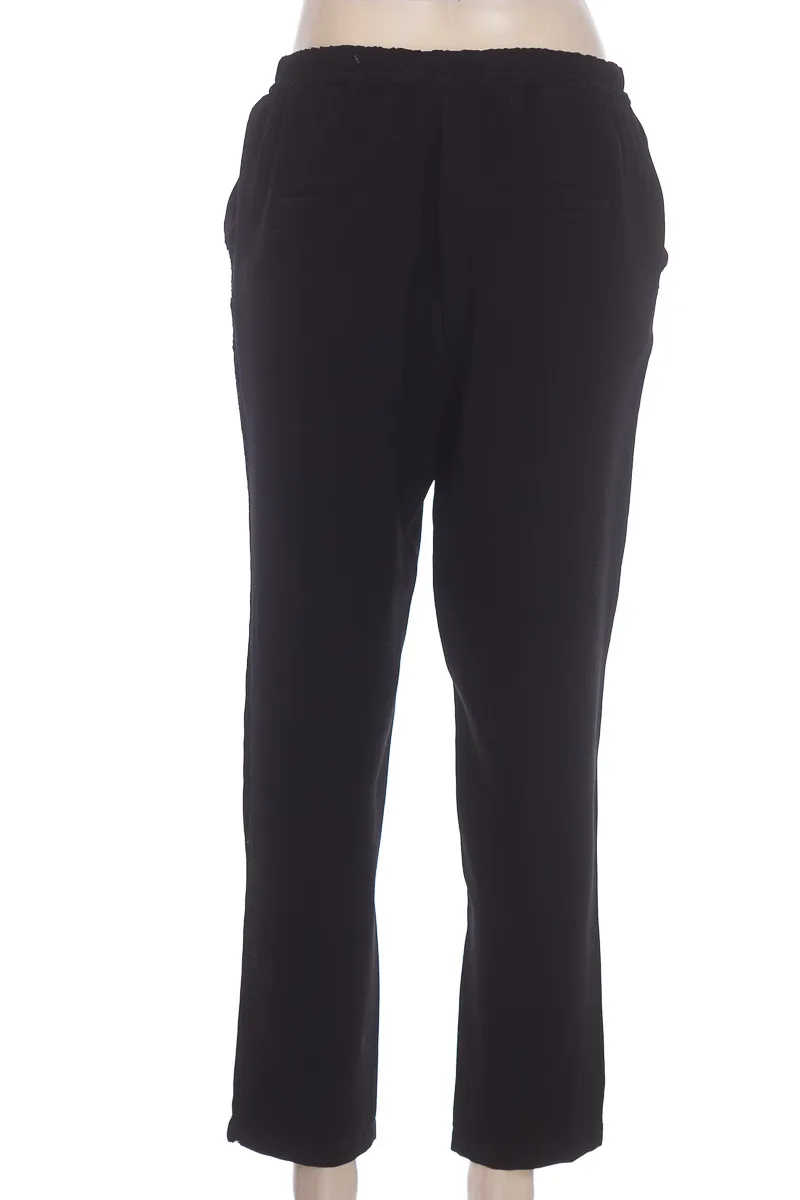 PANTALóN COLOR NEGRO  CLOSEANDO