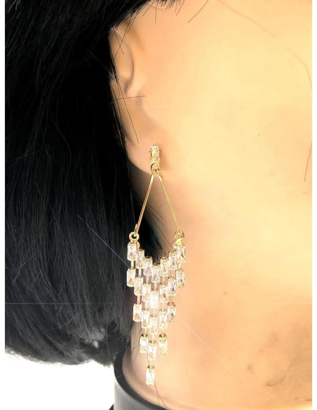 PENDIENTES BODA LARGOS DISEÑO ACTUAL DE BAGUETTE EN DORADO