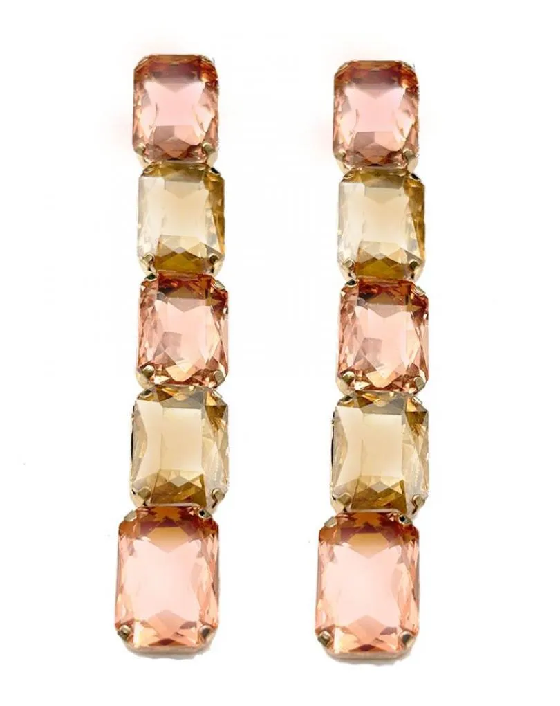 PENDIENTES DORADOS Y MELOCOTON DISEÑO LARGO PARA UN LOOK NOCHE ESPECTACULAR