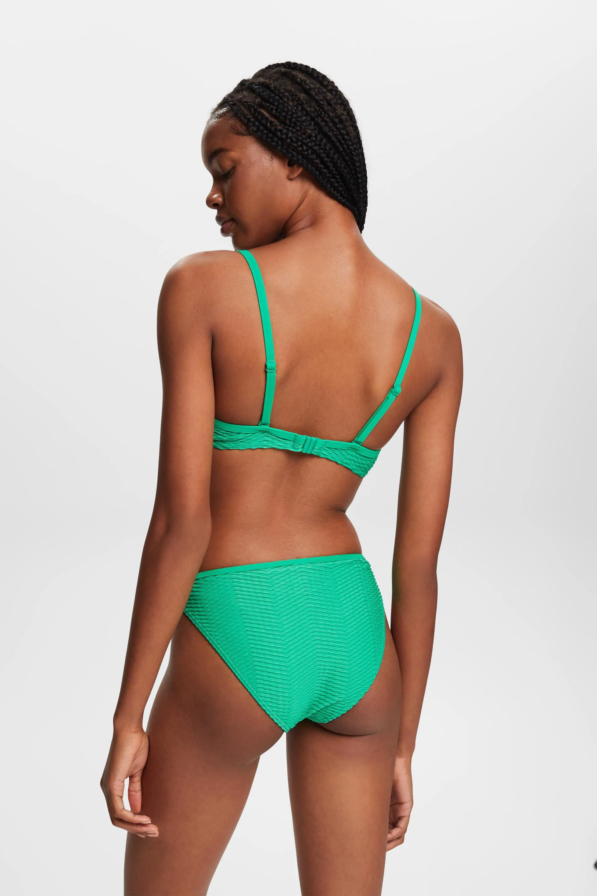Reciclado: top de bikini con relleno y textura