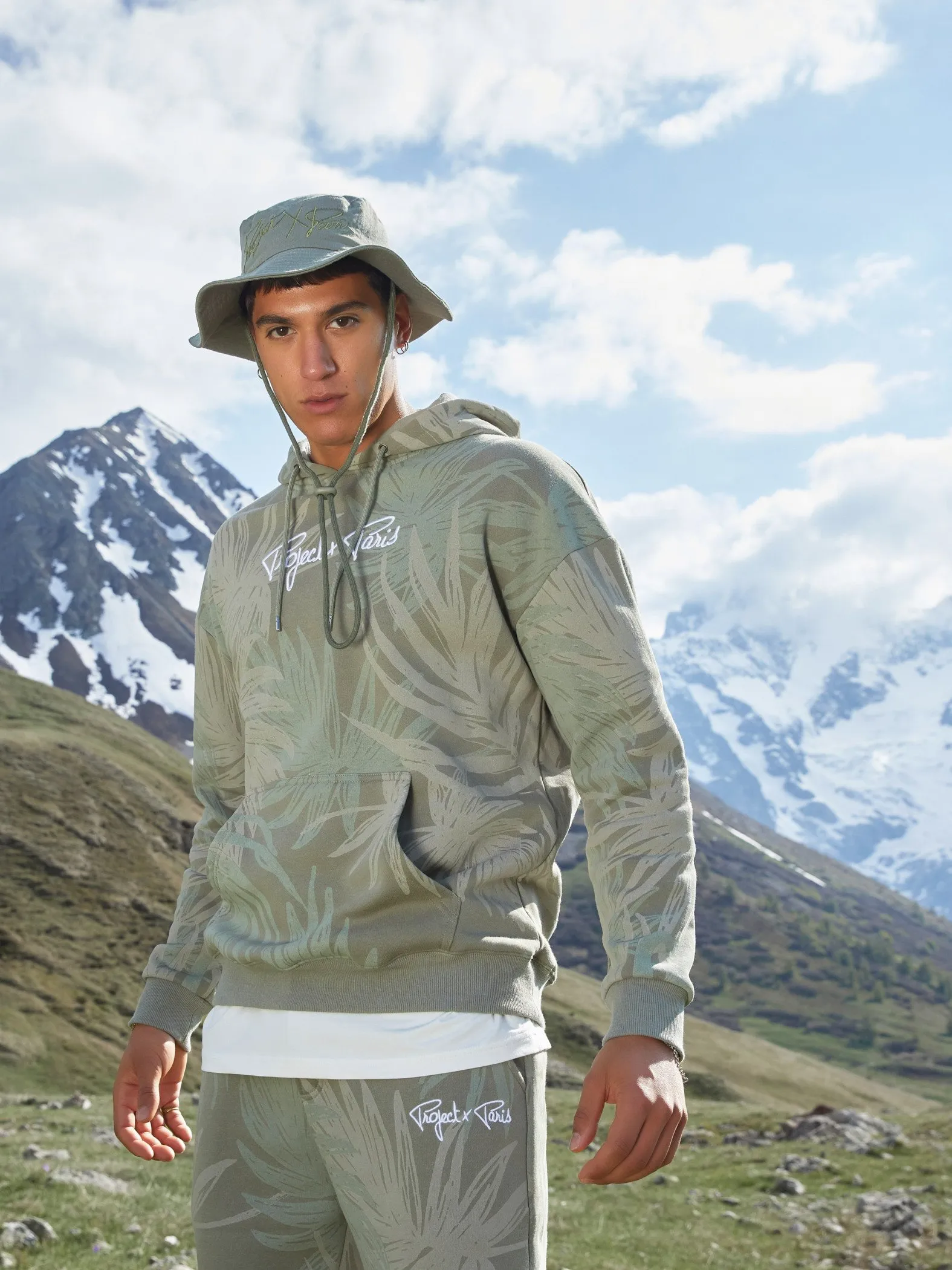 Sudadera con capucha y estampado de palmeras