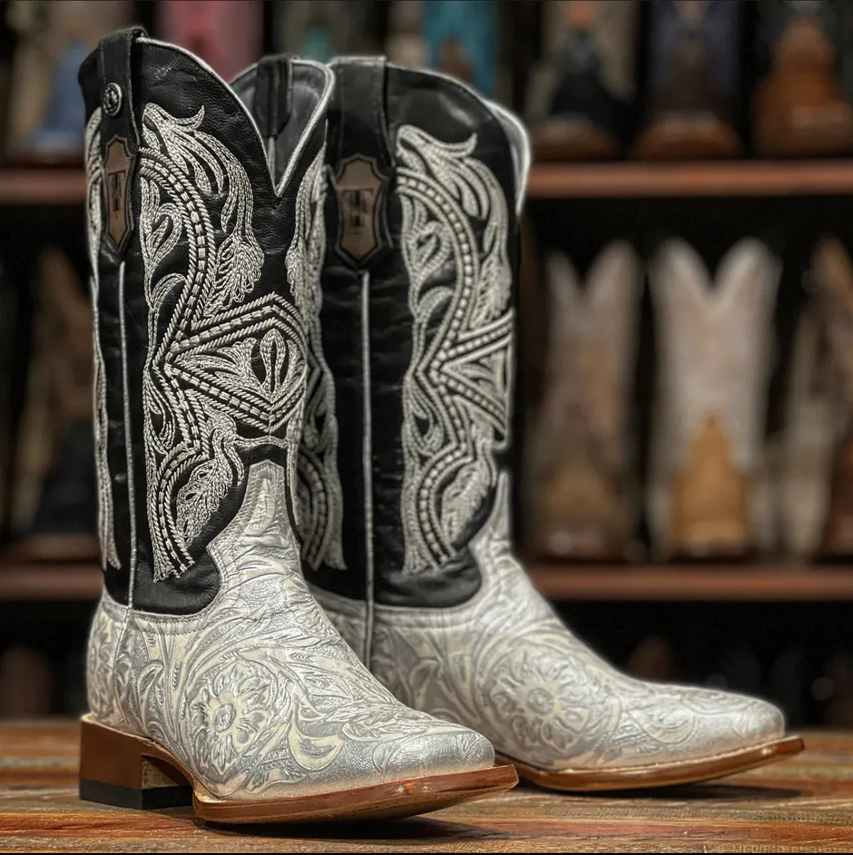 Tanner Mark Women's Chrome Saddle Stamp Leather Square Toe Boots