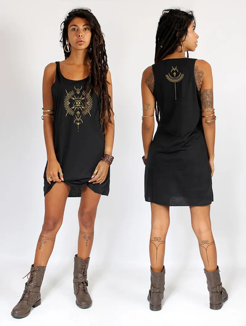 Vestido corto sin mangas y estampado 