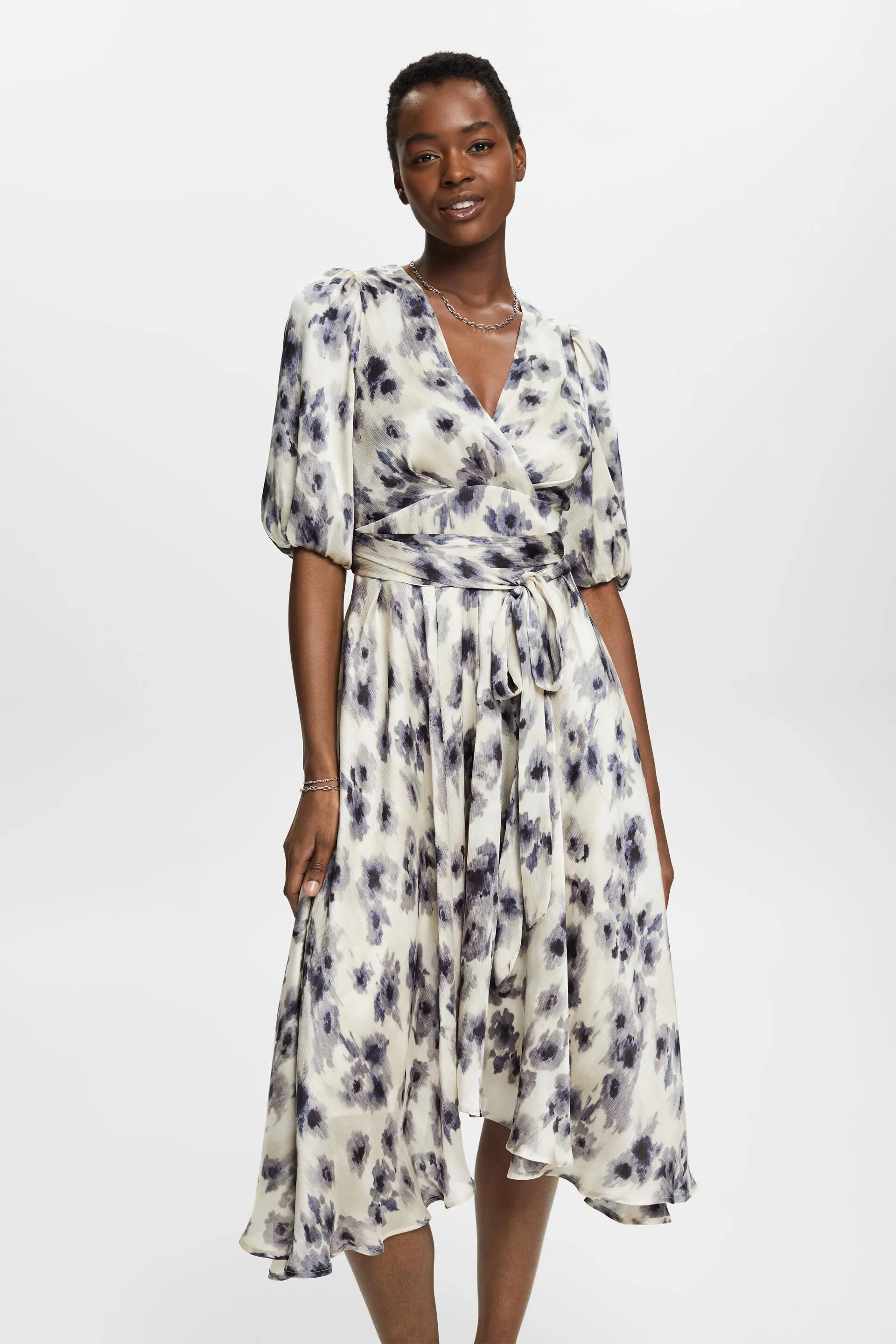 Vestido de mangas abullonadas con estampado floral