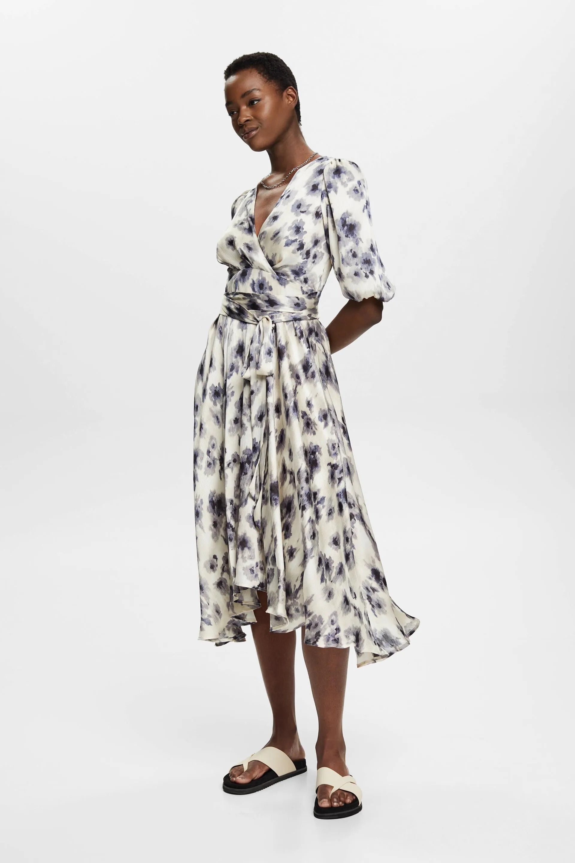 Vestido de mangas abullonadas con estampado floral