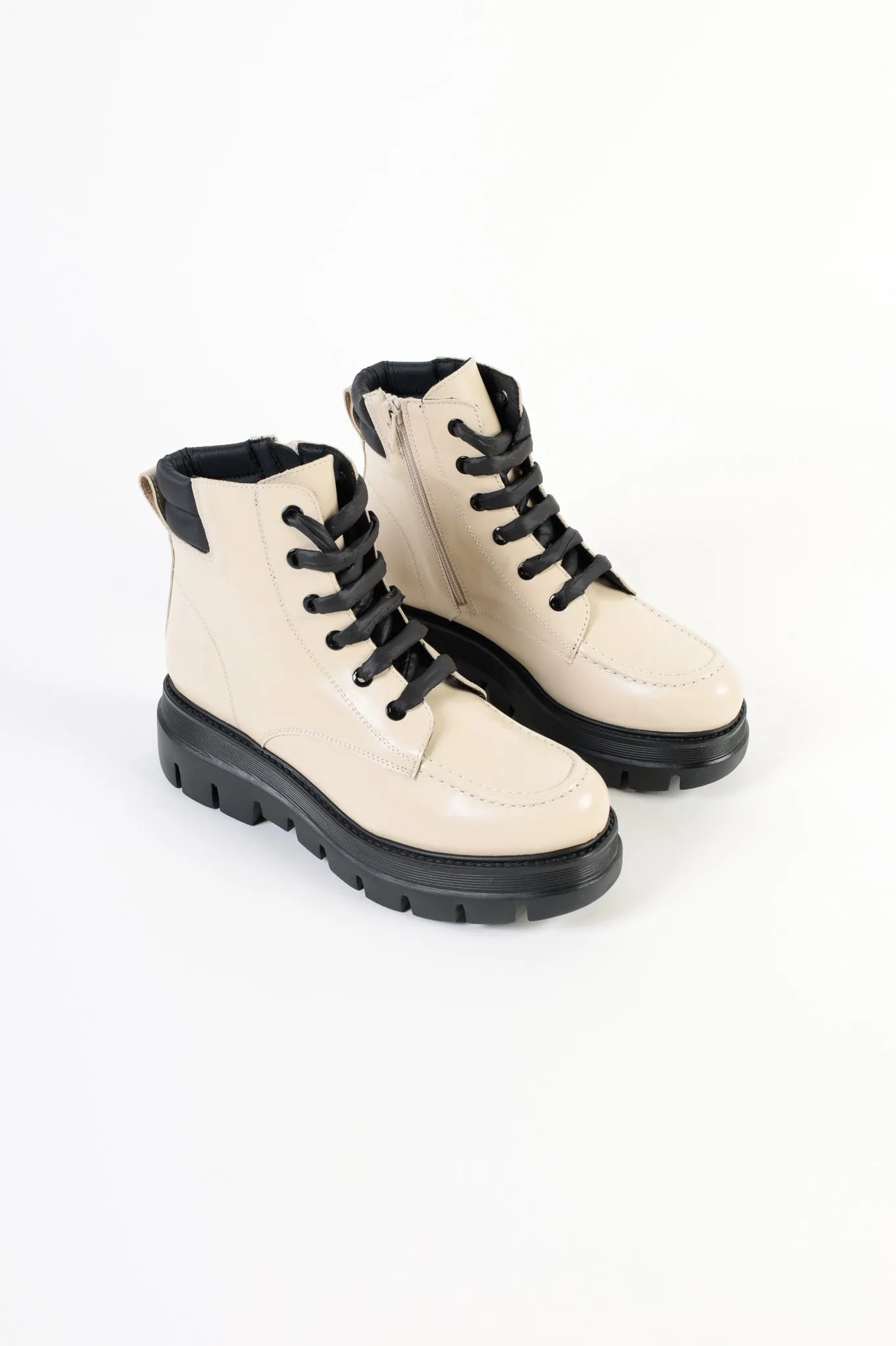 WENDY CREAM  EXTRALIGHT LACEUP ANKLE BOOTS