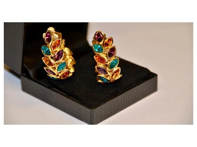 Yves Saint Laurent Magnífico par de pendientes de clip YSL Multicolor 