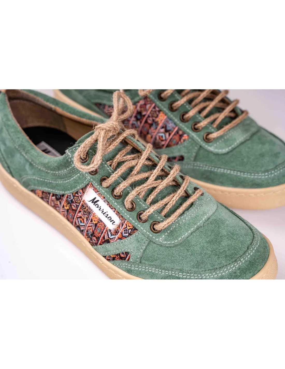 Zapatilla de serraje verde menta diseño étnico lateral hombre Morrison