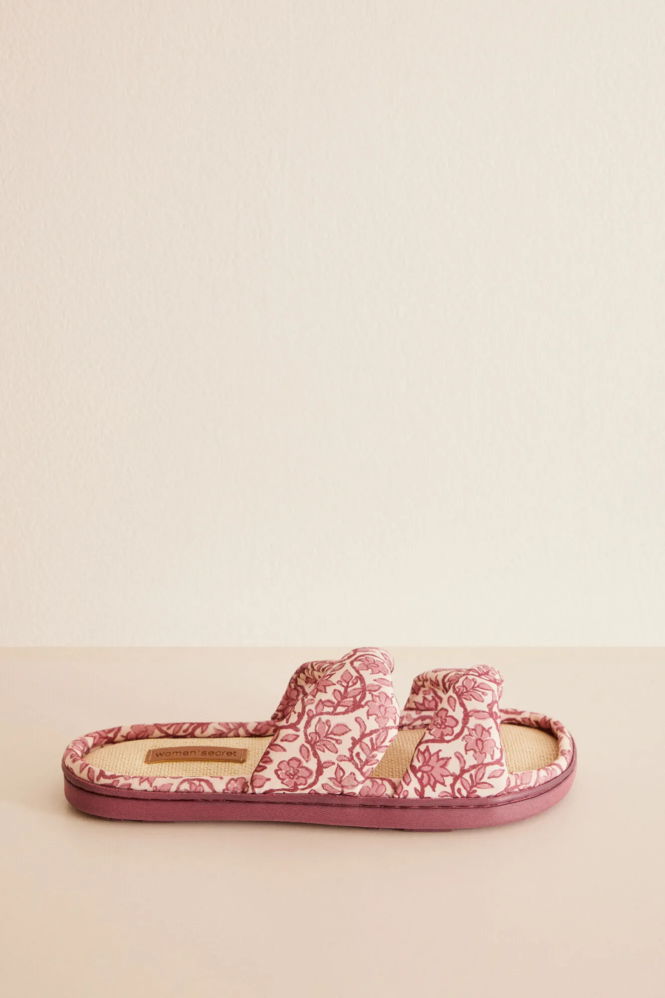 Zapatillas abiertas estampado flores