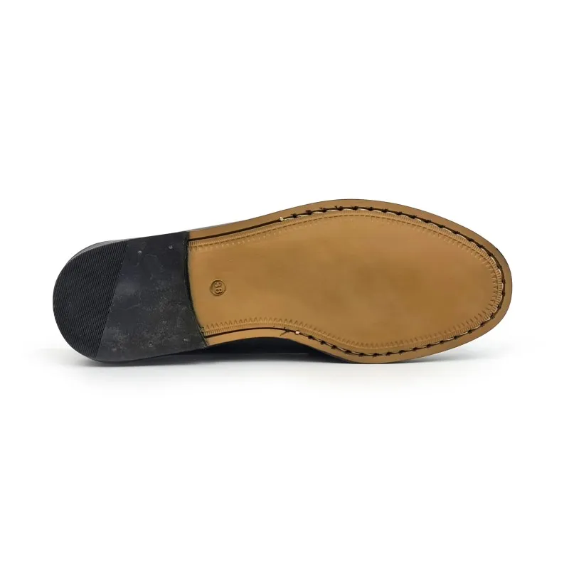 Zapatos Castellanos Mujer Piel Florentic Antifaz Suela Goma 400 Negro, de María Tovar